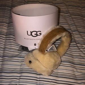 Ugg Bluetooth Earmuffs